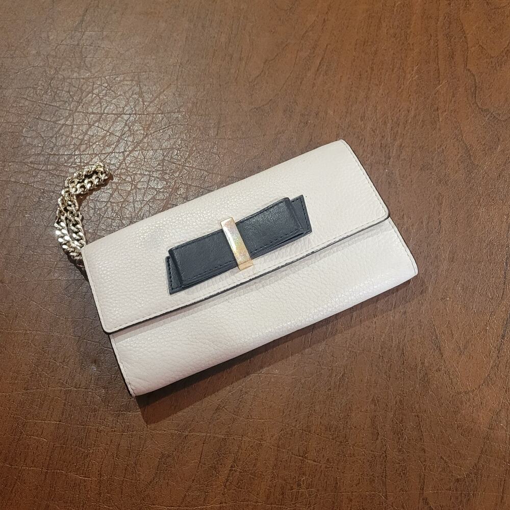 Kate Spade Black Bow OfF Whte Leather Wallet Wristlet